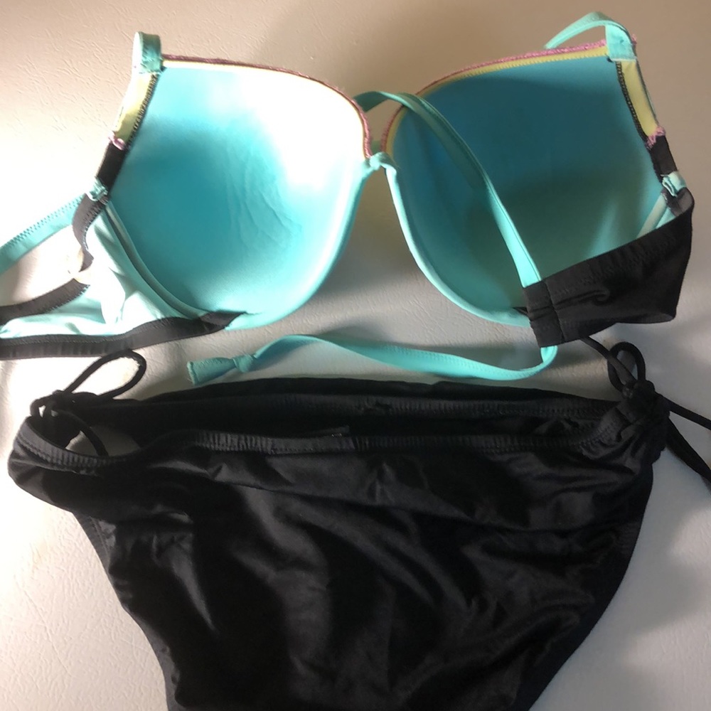 Bathing suite top - Picture 2 of 2